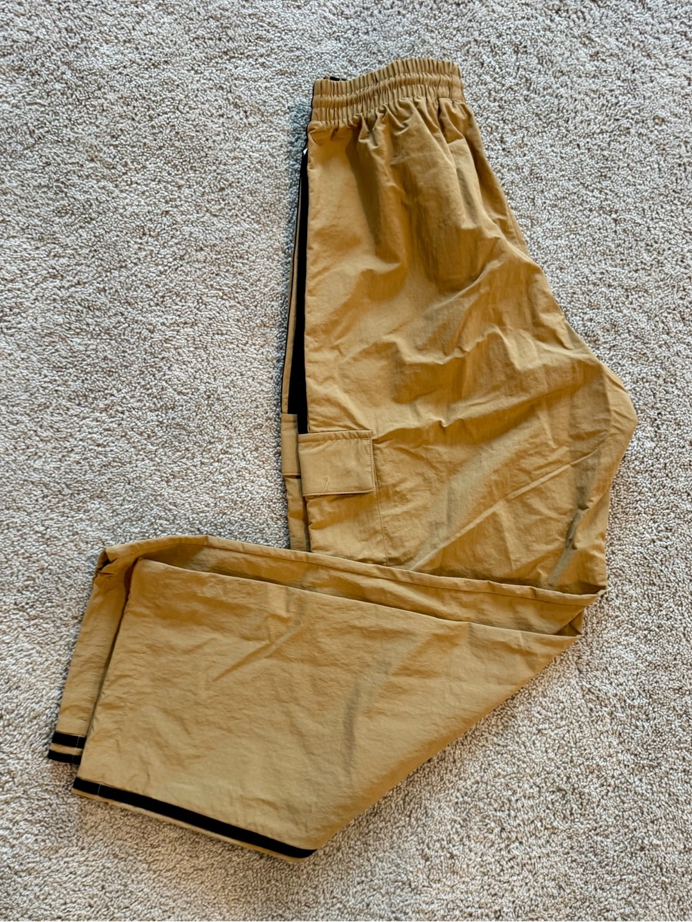 Adidas Originals Men’s Medium 3S Cargo Pants. Brown W/stripes. (JS1392). NWT - Picture 6 of 7